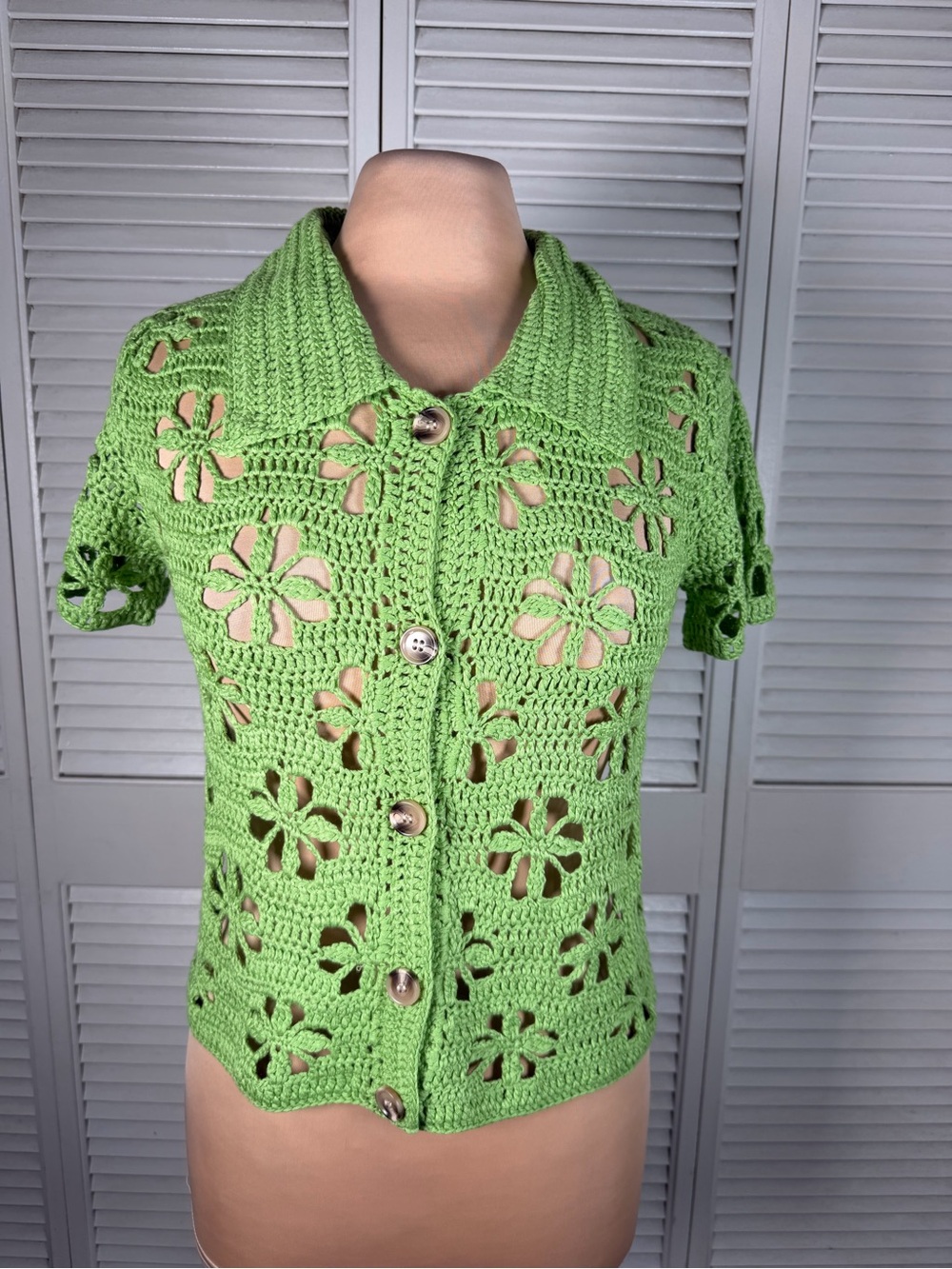 Miracle Crochet Cardigan‎ Green Floral Open Knit Button Up Boho M/L